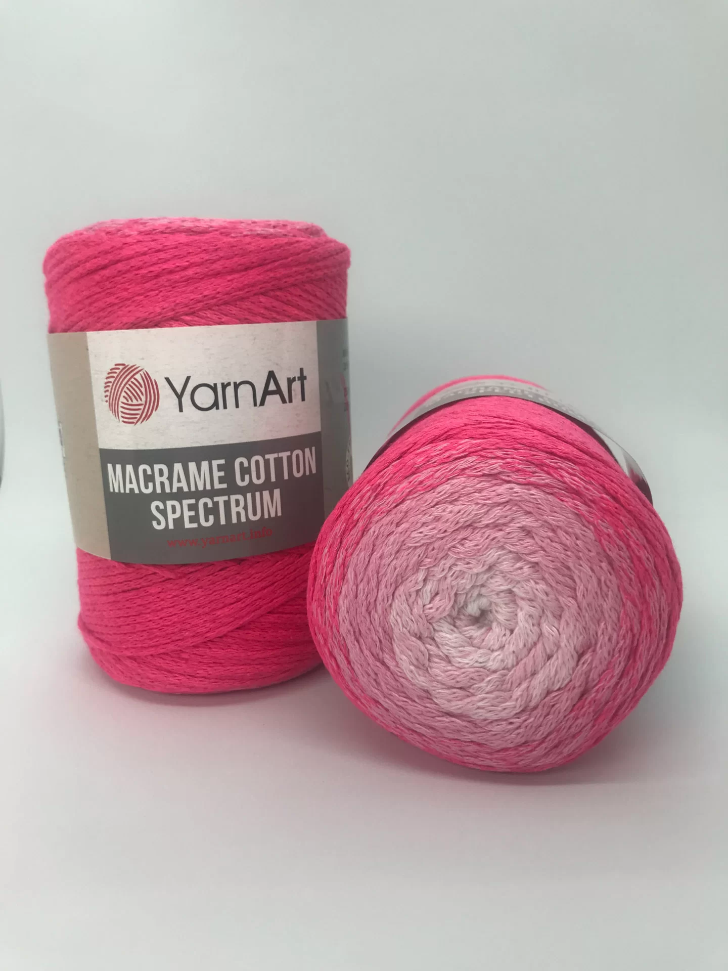 На фото Пряжа YarnArt Macrame Cotton Spectrum цвет 1311