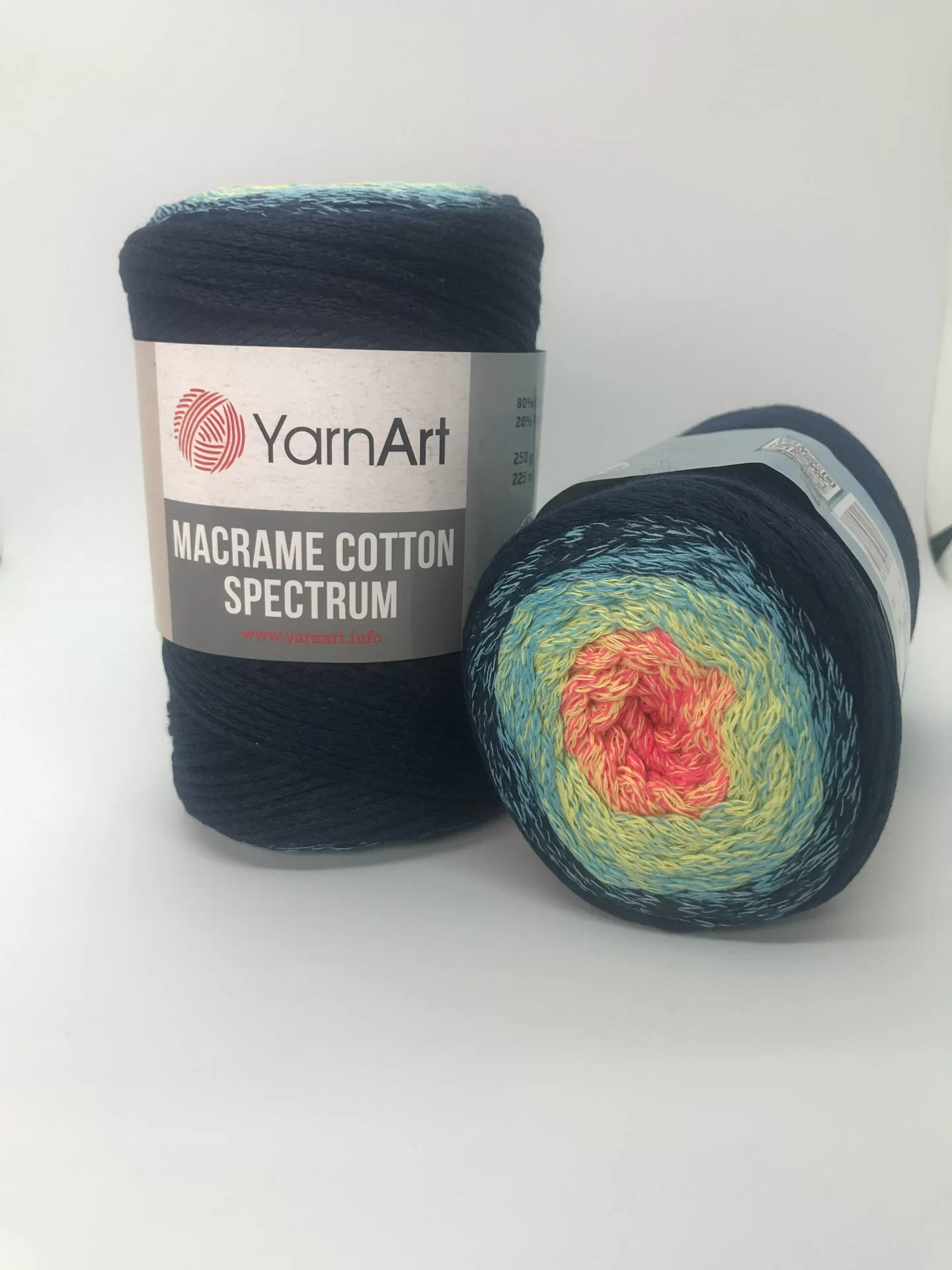 На фото Пряжа YarnArt Macrame Cotton Spectrum цвет 1318