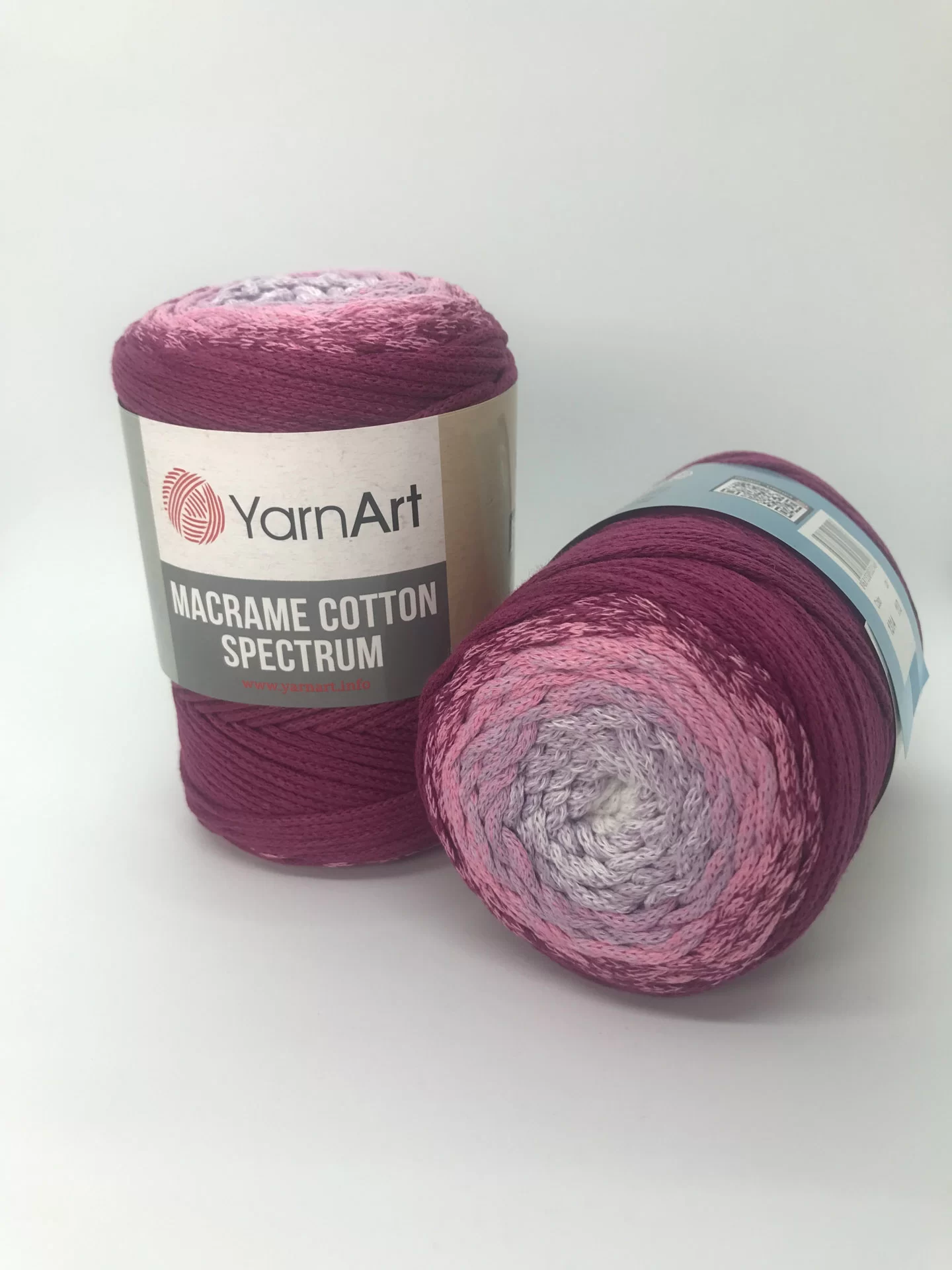 На фото Пряжа YarnArt Macrame Cotton Spectrum цвет 1314