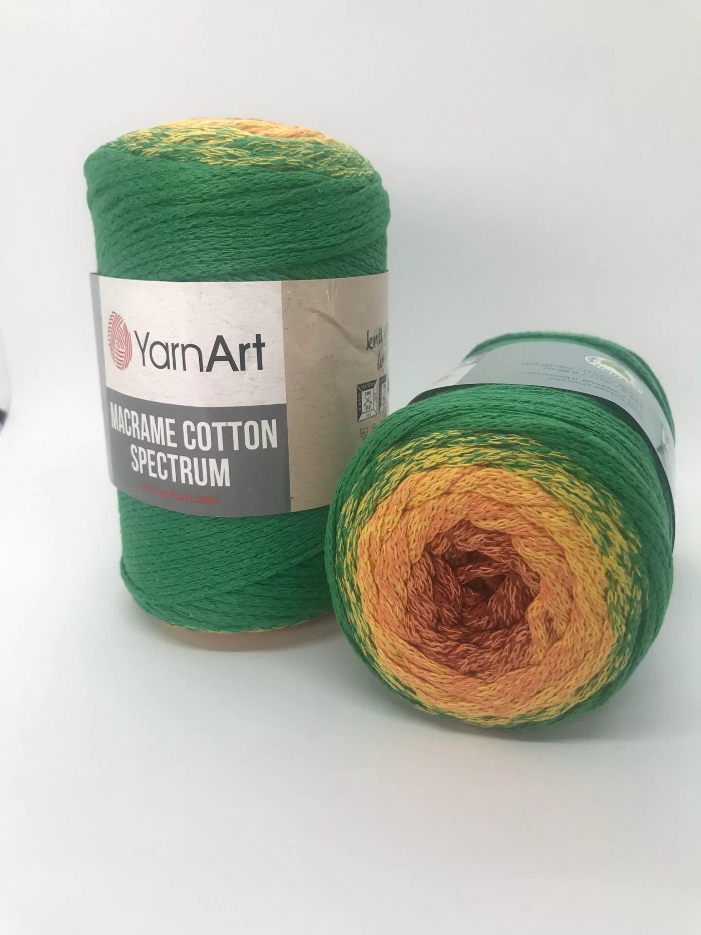 На фото Пряжа YarnArt Macrame Cotton Spectrum цвет 1308